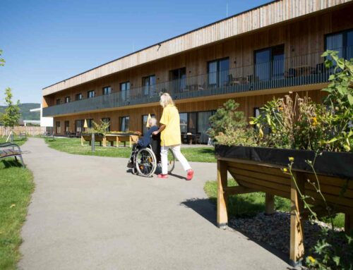 Was die Demenzbetreuung im Pflegeheim leisten kann